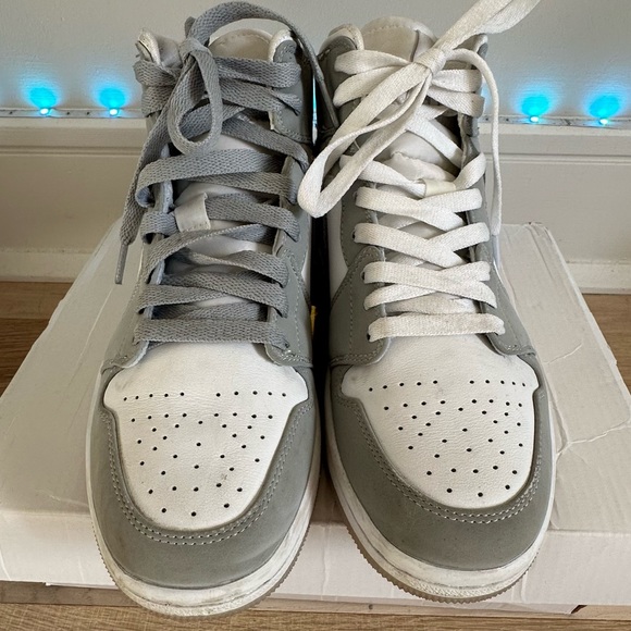 Women's Air Jordan 1 Mid White Gray Blue Suede Size 8 - Picture 3 of 8